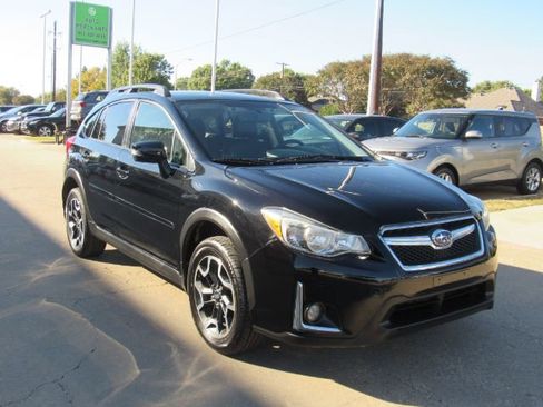 Used 2017 Subaru Crosstrek 2.0i Limited image 4