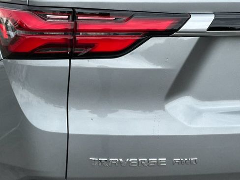 Used 2023 Chevrolet Traverse Premier AWD/4WD image 27
