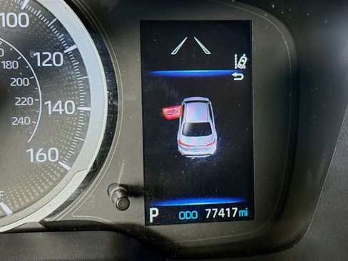 Used 2020 Toyota Corolla LE image 16