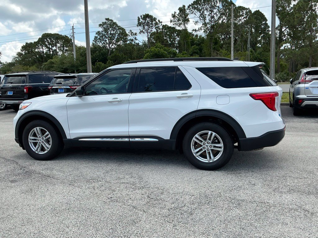 Used 2023 Ford Explorer XLT w/ Equipment Group 202A RWD image 3