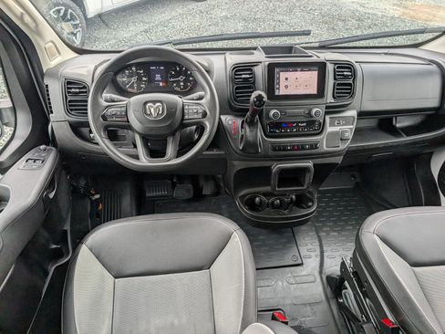 Used 2024 RAM ProMaster 2500 w/ Convenience Group FWD image 13