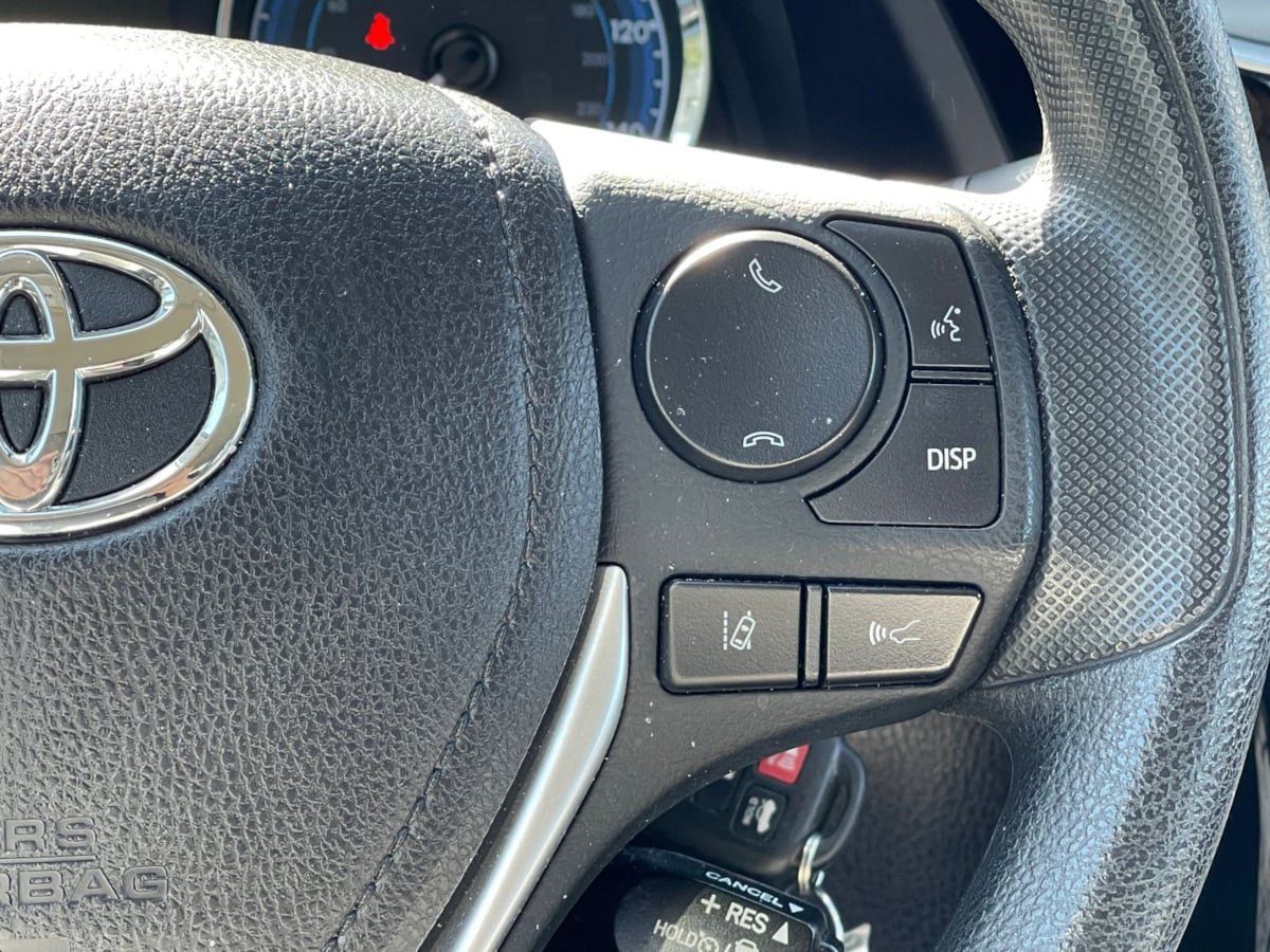 Used 2019 Toyota Corolla LE w/ Carpet Mat Package (TMS) FWD image 27