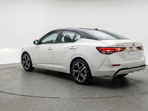 Used 2025 Nissan Sentra SV image 6