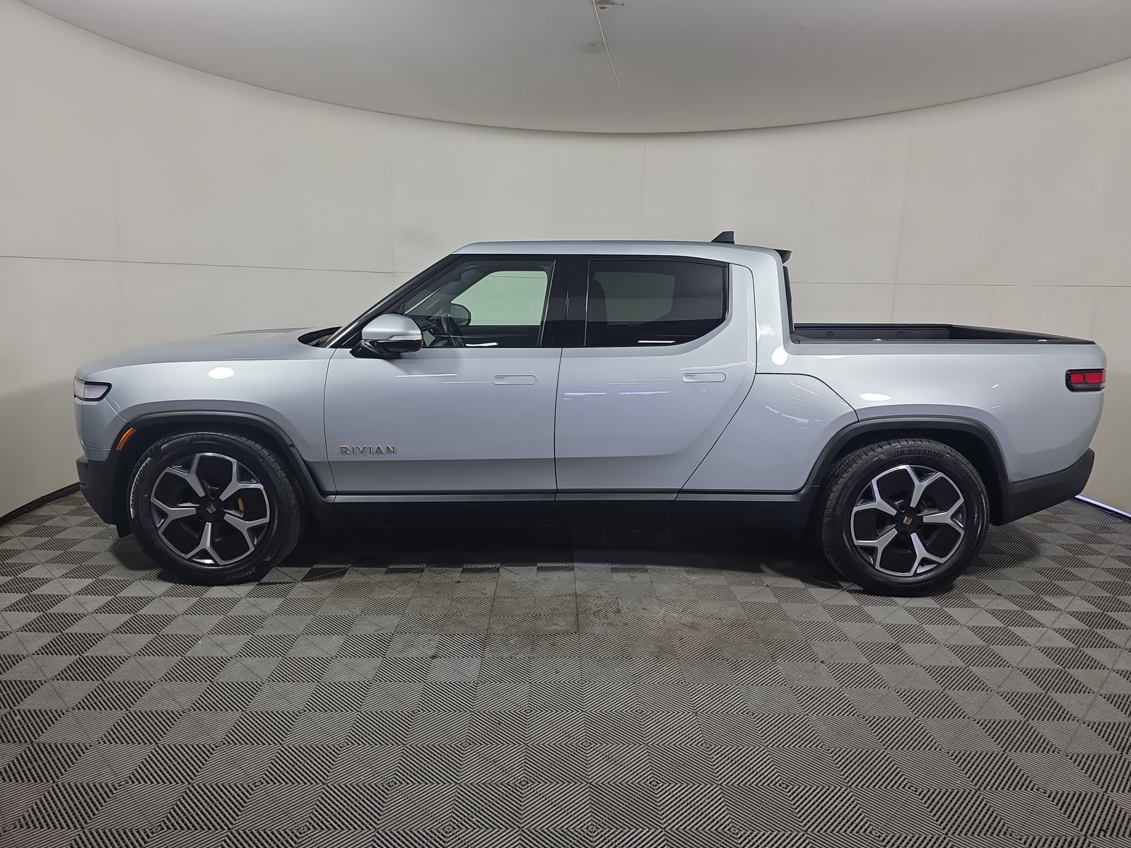 Used 2024 Rivian R1T Adventure Quad AWD/4WD image 2