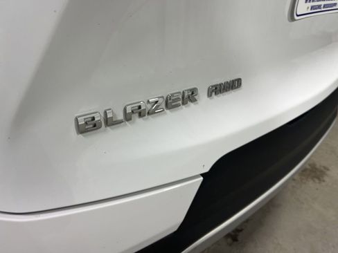 Used 2025 Chevrolet Blazer LT AWD/4WD image 16
