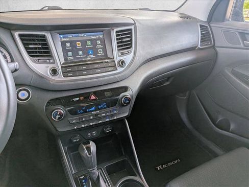 Used 2018 Hyundai Tucson Value AWD/4WD image 12