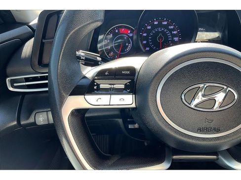 Used 2021 Hyundai Elantra SEL image 18