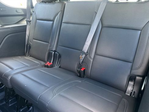 Certified 2025 Chevrolet Tahoe Z71 image 18