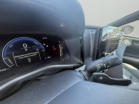 Used 2025 Toyota Camry SE FWD image 22