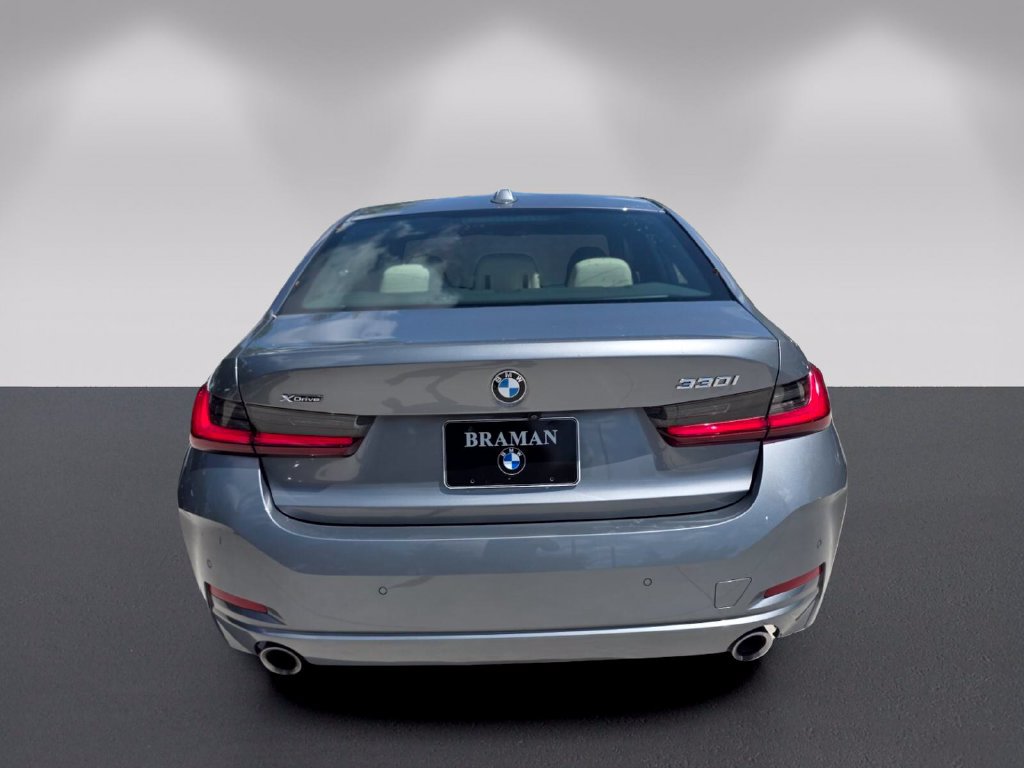 Certified 2023 BMW 330i xDrive Sedan AWD/4WD image 5