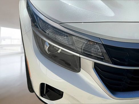 Certified 2024 Kia Seltos LX AWD/4WD image 28