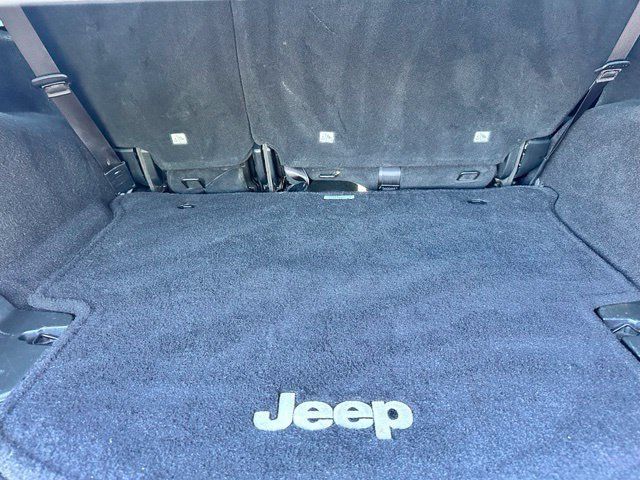Used 2017 Jeep Wrangler Unlimited Sahara AWD/4WD image 21