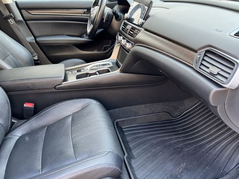 Used 2020 Honda Accord Touring image 24