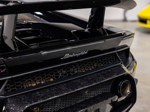 Used 2018 Lamborghini Huracan Performante image 15