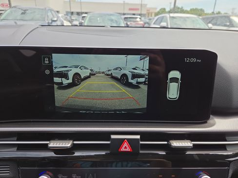 New 2026 Kia Sportage LX image 11