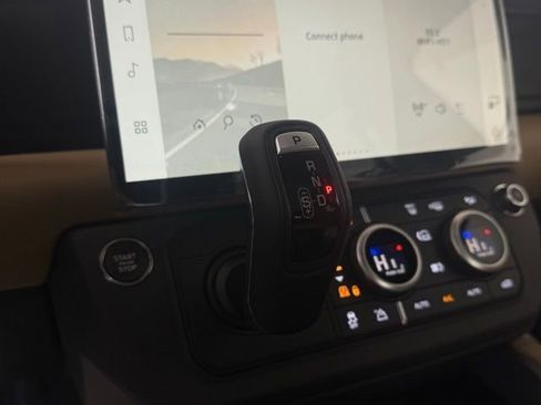 New 2026 Land Rover Defender 110 X-Dynamic SE image 34