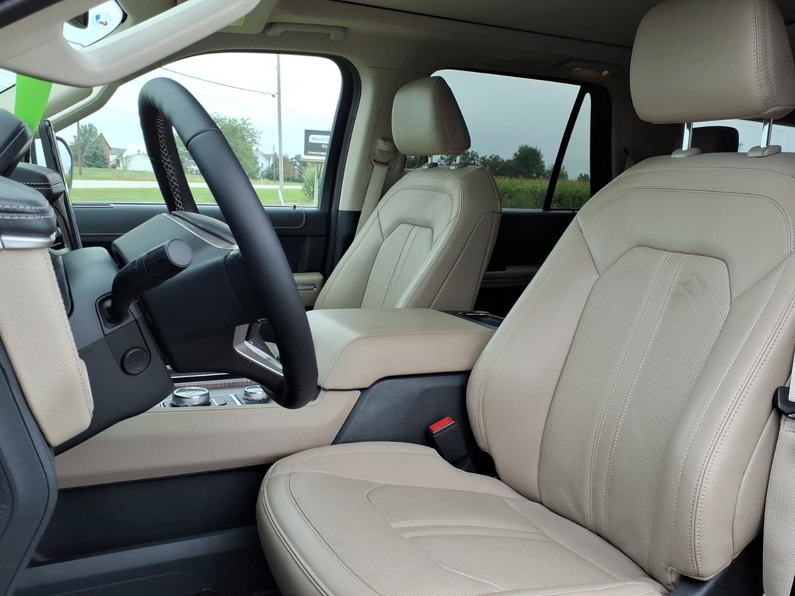Used 2024 Ford Expedition Max Limited AWD/4WD image 10