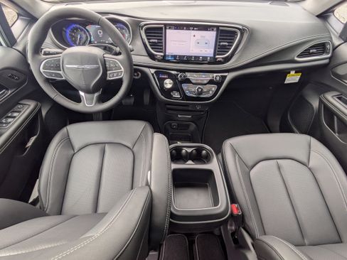 New 2026 Chrysler Pacifica Select FWD image 14