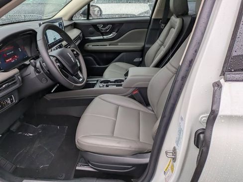 New 2026 Lincoln Corsair Premiere image 19