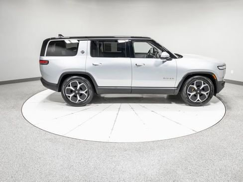 Used 2023 Rivian R1S Adventure AWD/4WD image 33