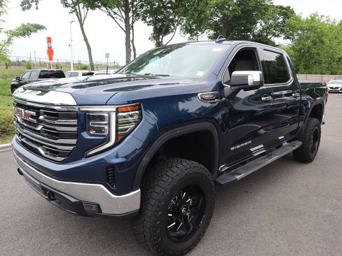 Used 2023 GMC Sierra 1500 SLT w/ SLT Premium Package AWD/4WD image 10