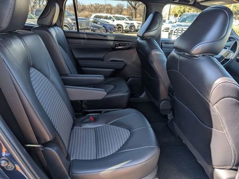 Used 2024 Toyota Highlander XSE image 33