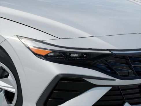 New 2026 Hyundai Elantra SE FWD image 9