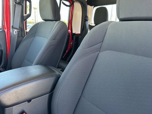 Certified 2022 Jeep Gladiator Sport image 19