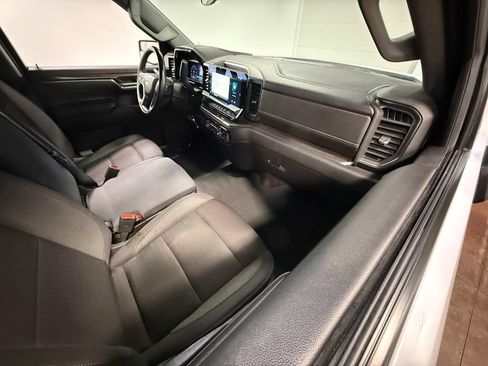 Used 2023 Chevrolet Silverado 1500 LT AWD/4WD image 58