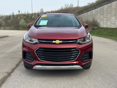 Used 2021 Chevrolet Trax LT w/ Premium Seat Package image 9
