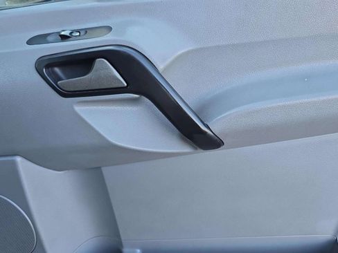 Used 2014 Freightliner Sprinter 3500 image 41