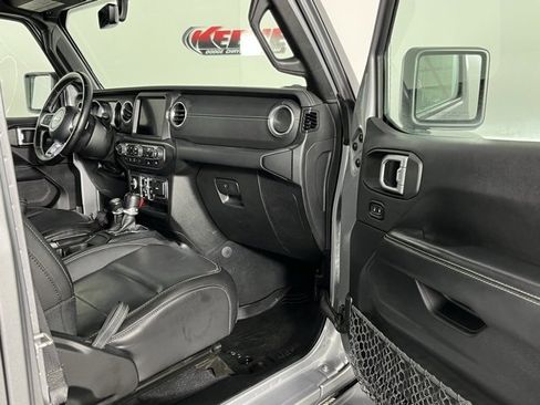 Used 2020 Jeep Gladiator Overland image 29