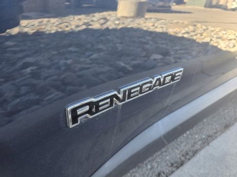 Used 2020 Jeep Renegade Latitude w/ Cold Weather Group image 9