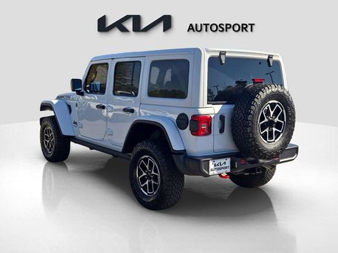 Used 2025 Jeep Wrangler Unlimited Rubicon w/ Technology Group image 10