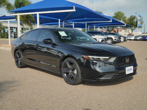 Used 2023 Honda Accord Sport image 3