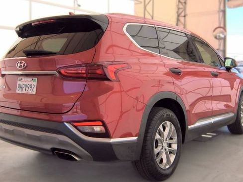 Used 2019 Hyundai Santa Fe SEL FWD image 2