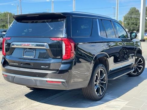 Used 2023 GMC Yukon SLT AWD/4WD image 7