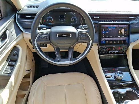 Used 2021 Jeep Grand Cherokee L Limited AWD/4WD image 21