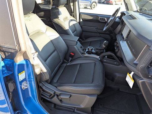 New 2025 Ford Bronco Badlands image 34