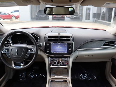 Used 2020 Lincoln Continental w/ Premium Package image 14