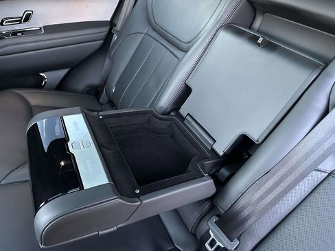 Used 2023 Land Rover Range Rover Sport SE Dynamic image 13