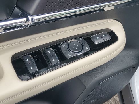 New 2026 Lincoln Corsair Premiere image 10