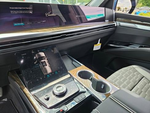 New 2026 Cadillac Escalade Platinum Sport AWD/4WD image 21