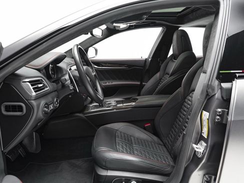 Used 2022 Maserati Ghibli Trofeo image 16