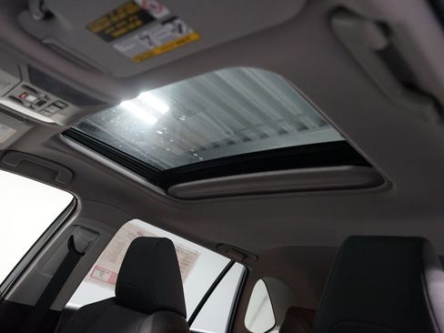 Used 2020 Toyota RAV4 XLE image 33