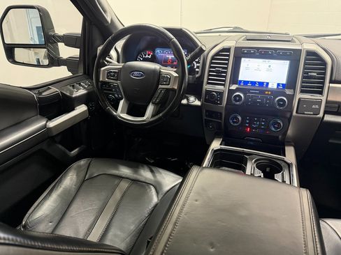 Used 2021 Ford F350 Platinum w/ Tremor Off-Road Package image 41