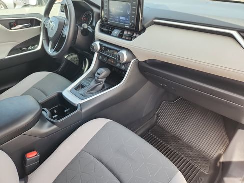 Used 2022 Toyota RAV4 XLE w/ Convenience Package image 14