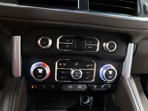 Used 2023 GMC Yukon SLT w/ Max Trailering Package image 10