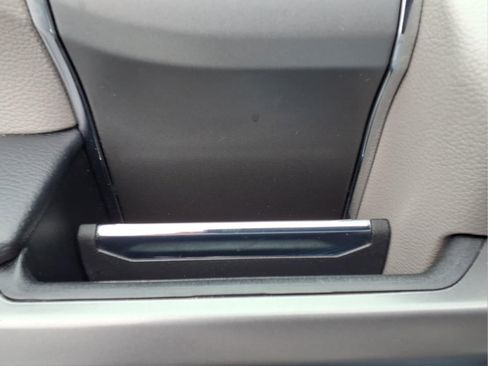 Used 2021 Ford F250 XLT w/ XLT Premium Package image 16