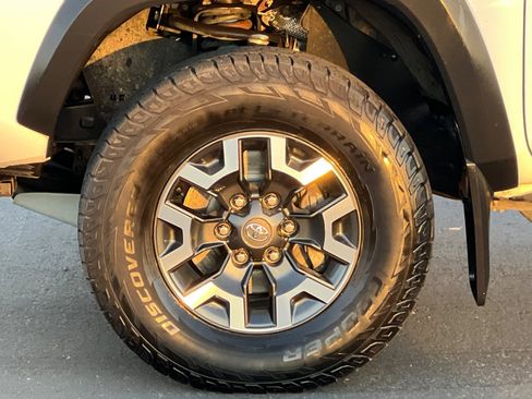 Used 2021 Toyota Tacoma TRD Off-Road image 27